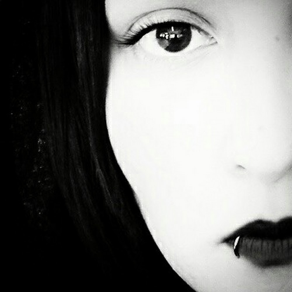 Meet your Posher, Demona